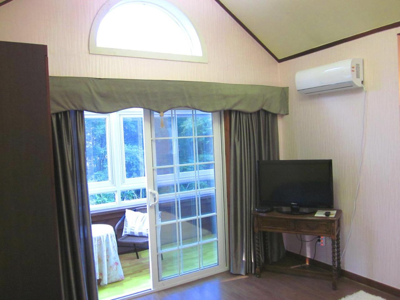 Mayfair Deneb Pension Pyeongchang Exterior photo